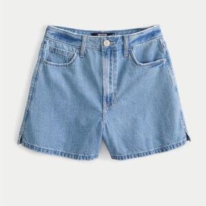 Hollister Ultra High-Rise Lightweight 90s Shorts.